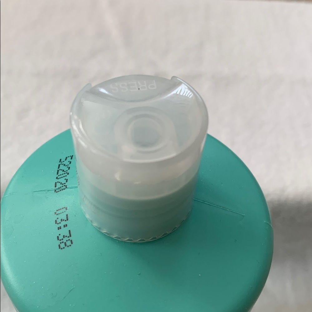 Invigo Wella Volume Boost Bodifying Shampoo - Picture 5 of 5